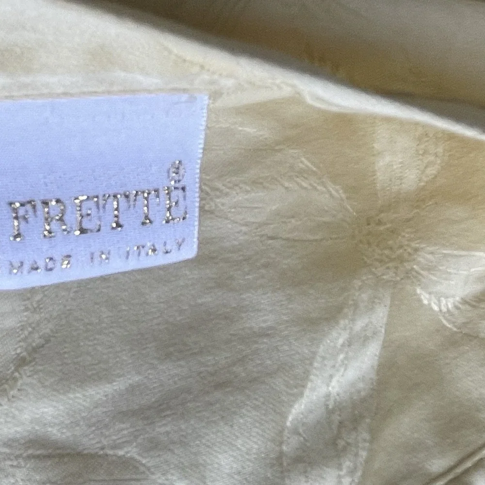 Frette Italy Pillow Shams Lot Of 4 Jacquard Embroidered Yellow White Luxury
